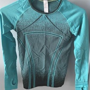 Ivivva Long Sleeve Top in Girls size 10 / Women’s 0 or XXS